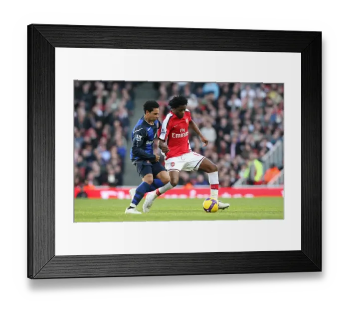 Framed Print : Stalemate Showdown: Song vs. Richardson at Emirates, Arsenal 0:0 Sunderland, Premier League, 2009 Framed Print : Stalemate Showdown: Song vs. Richardson at Emirates, Arsenal 0:0 Sunderland, Premier League, 2009