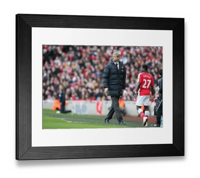 Framed Print : Arsene Wenger at the Helm: A 0-0 Battle with Sunderland, Emirates Stadium, 2009
