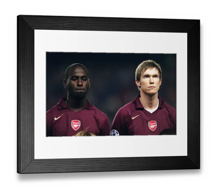 Framed Print : Quincy Owusu-Abeyie and Alex Hleb (Arsenal). Arsenal 0: 0 Ajax