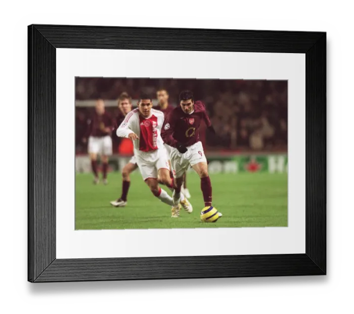 Framed Print : Jose Reyes (Arsenal) Hedwiges Maduro (Ajax). Arsenal 0: 0 Ajax Framed Print : Jose Reyes (Arsenal) Hedwiges Maduro (Ajax). Arsenal 0: 0 Ajax