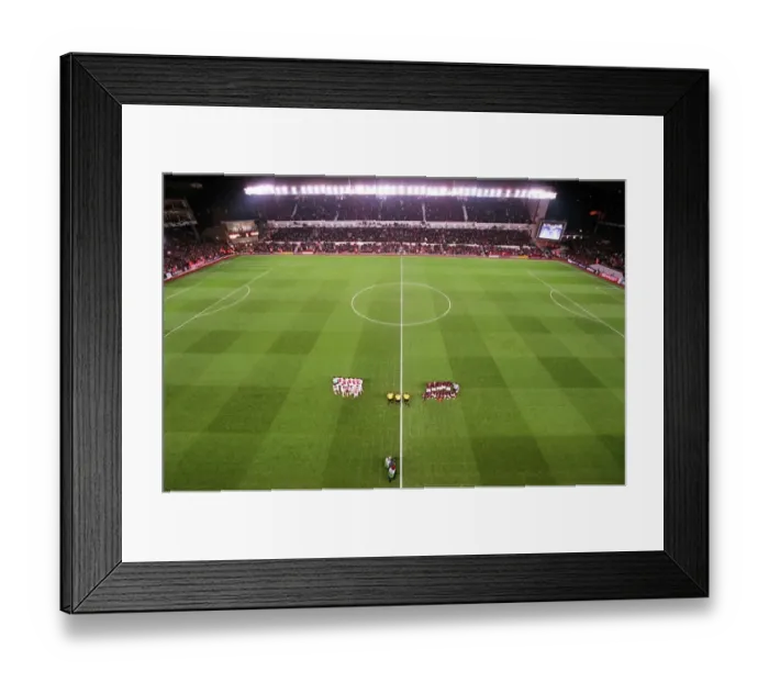 Framed Print : The teams have their group picture taken. Arsenal 0: 0 Ajax Framed Print : The teams have their group picture taken. Arsenal 0: 0 Ajax