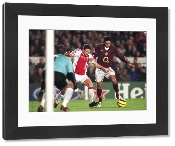 Robin van Persie (Arsenal) Thomas Vermaelen (Ajax). Arsenal 0: 0 Ajax