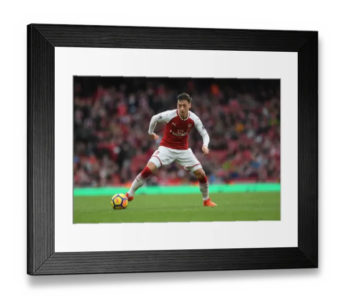 Framed Print : Mesut Ozil in Action: Arsenal vs Swansea City, Premier League 2017-18