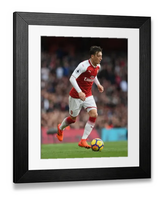 Framed Print : Mesut Ozil in Action: Arsenal vs Swansea City, Premier League 2017-18