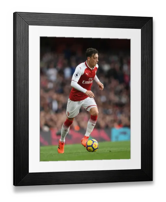 Framed Print : Mesut Ozil in Action: Arsenal vs Swansea City, Premier League 2017-18