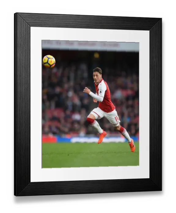 Framed Print : Mesut Ozil in Action: Arsenal vs Swansea City, Premier League 2017-18 Framed Print : Mesut Ozil in Action: Arsenal vs Swansea City, Premier League 2017-18