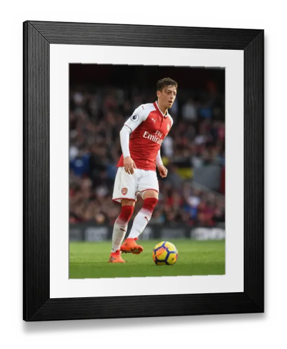Framed Print : Mesut Ozil in Action: Arsenal vs Swansea City, Premier League 2017-18 Framed Print : Mesut Ozil in Action: Arsenal vs Swansea City, Premier League 2017-18