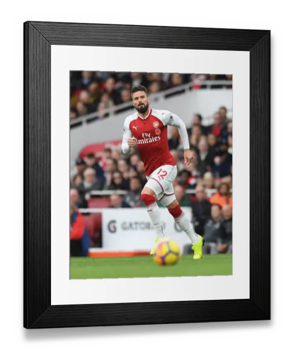 Framed Print : Arsenal's Olivier Giroud in Action against Swansea City (2017-18) Framed Print : Arsenal's Olivier Giroud in Action against Swansea City (2017-18)