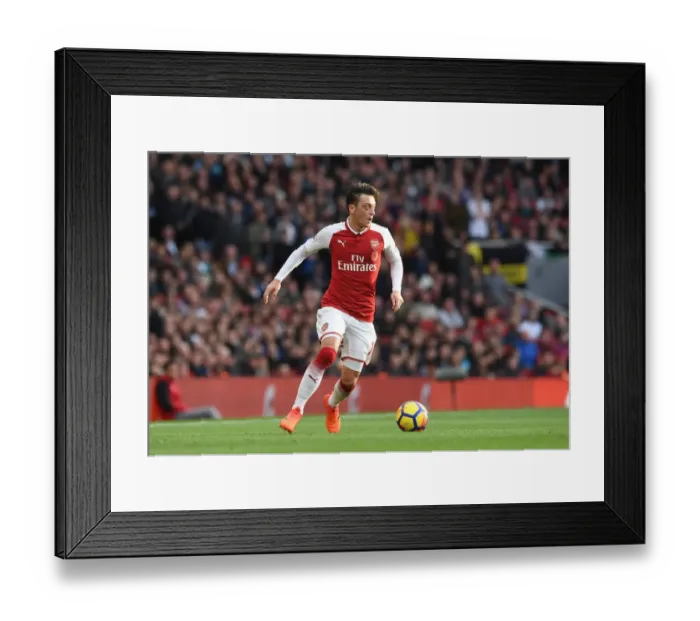 Framed Print : Mesut Ozil in Action: Arsenal vs Swansea City, Premier League 2017-18