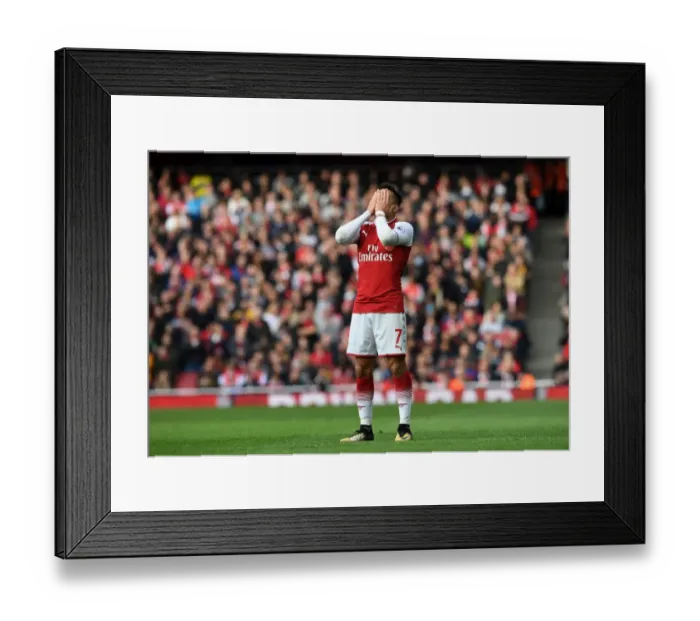 Framed Print : Alexis Sanchez in Action: Arsenal vs Swansea City, Premier League 2017-18 Framed Print : Alexis Sanchez in Action: Arsenal vs Swansea City, Premier League 2017-18