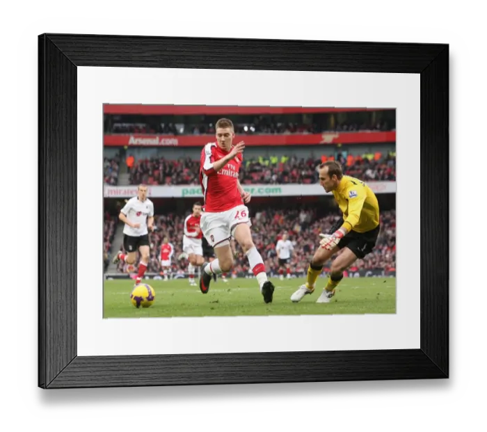 Framed Print : Andrej Arshavin (Arsenal) Mark Schwarzer (Fulham) Framed Print : Andrej Arshavin (Arsenal) Mark Schwarzer (Fulham)