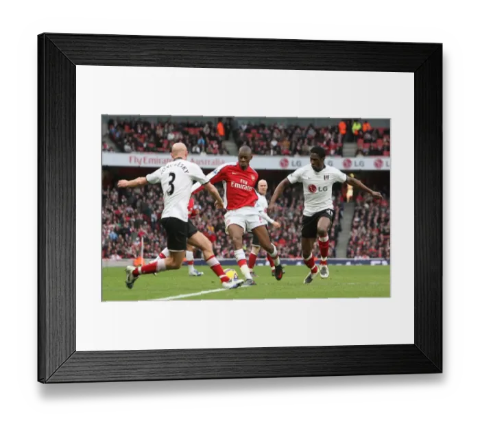 Framed Print : Abou Diaby (Arsenal) Dickson Etuhu & Paul Konchesky(Fulham)
