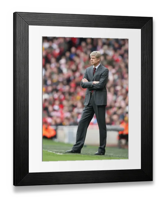 Framed Print : Arsene Wenger at the Helm: 0-0 Stalemate Against Fulham, Arsenal Football Club, 2009