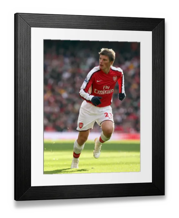 Framed Print : Andrey Arshavin: A Force at Emirates in Arsenal's 0-0 Battle with Fulham, Barclays Premier League (Feb 2009) Framed Print : Andrey Arshavin: A Force at Emirates in Arsenal's 0-0 Battle with Fulham, Barclays Premier League (Feb 2009)