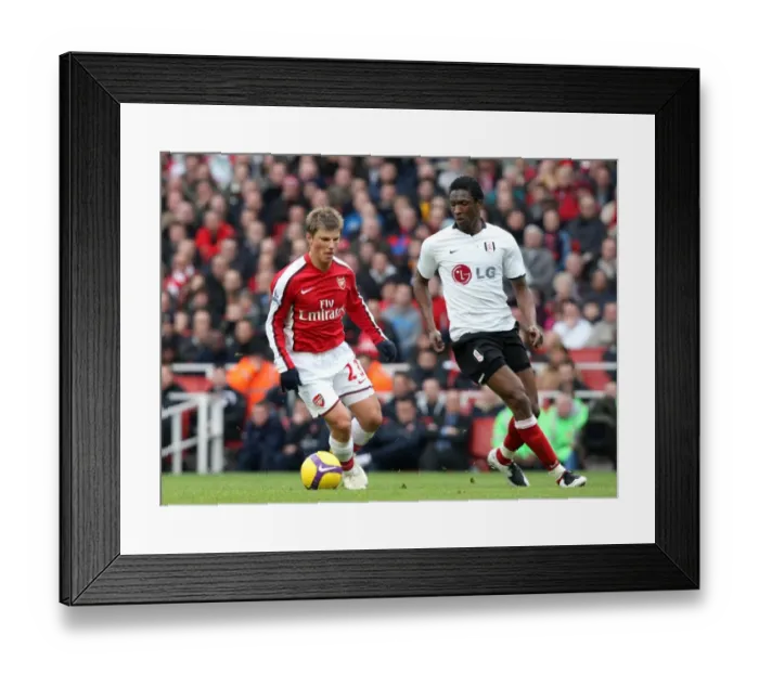 Framed Print : Andrey Arshavin (Arsenal) Dickson Etuhu (Fulham) Framed Print : Andrey Arshavin (Arsenal) Dickson Etuhu (Fulham)