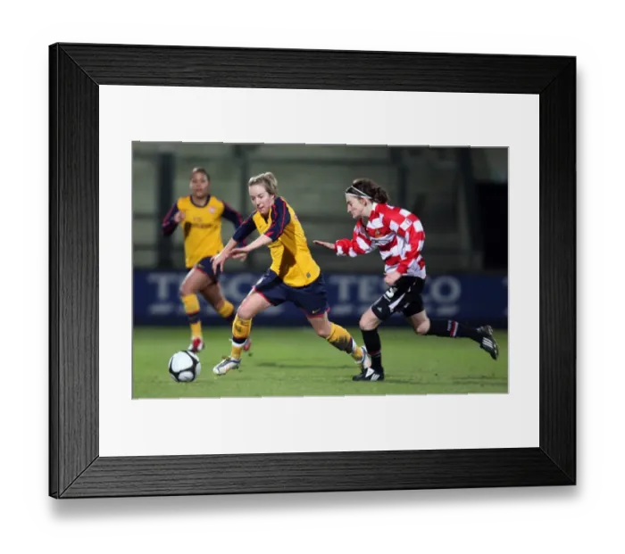 Framed Print : Gemma Davison (Arsenal) Vanessa Leat (Doncaster) Framed Print : Gemma Davison (Arsenal) Vanessa Leat (Doncaster)