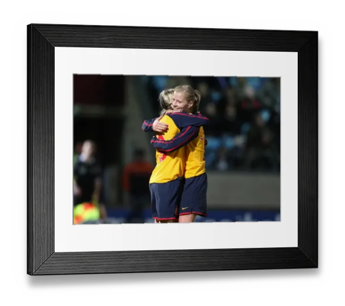 Framed Print : Suzanne Grant and Katie Chapman: Arsenal Ladies Celebrate Historic 5-0 FA Premier League Cup Final Win