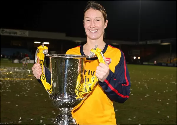 Ciara Grant (Arsenal) with the League Cup trophy