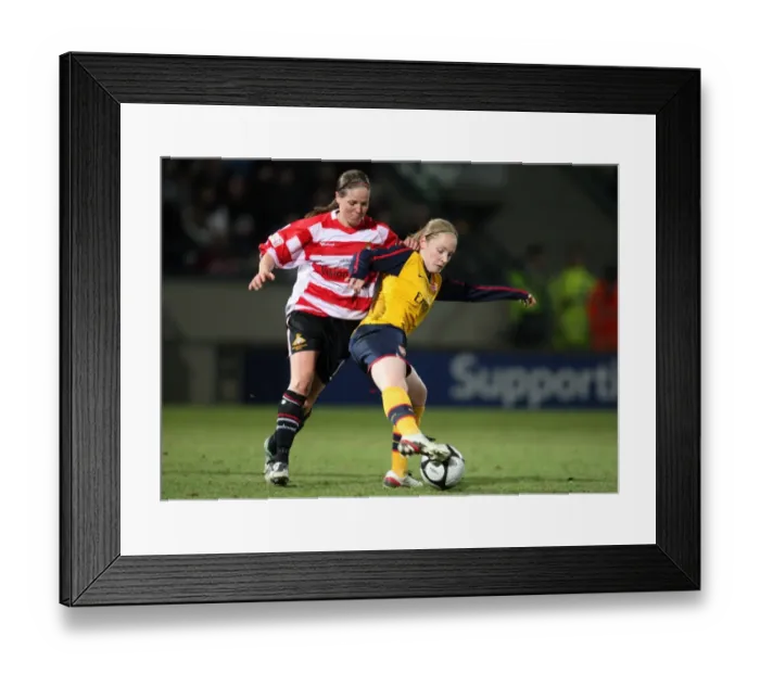 Framed Print : Kim Little (Arsenal) Vicki Exley (Doncaster)