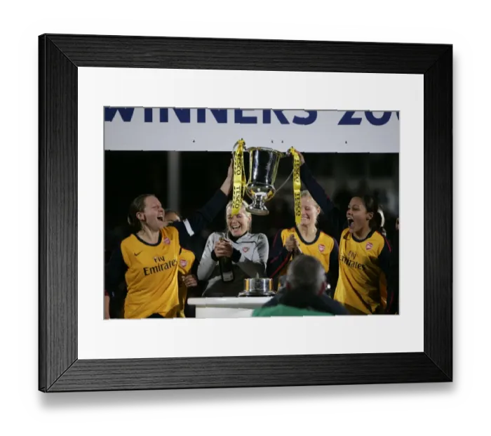 Framed Print : Jayne Ludlow and Alex Scott (Arsenal) lift the League Cup Trophy Framed Print : Jayne Ludlow and Alex Scott (Arsenal) lift the League Cup Trophy