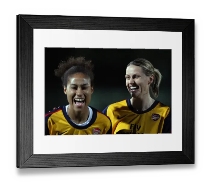 Framed Print : Kelly Smith and Rachel Yankey (Arsenal)