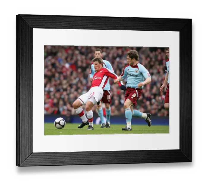 Framed Print : Andrey Arshavin (Arsenal) Joey Gudjonsson (Burnley)