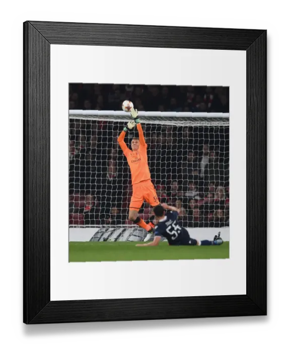 Framed Print : Matt Macey in Action: Arsenal vs Crvena Zvezda, UEFA Europa League