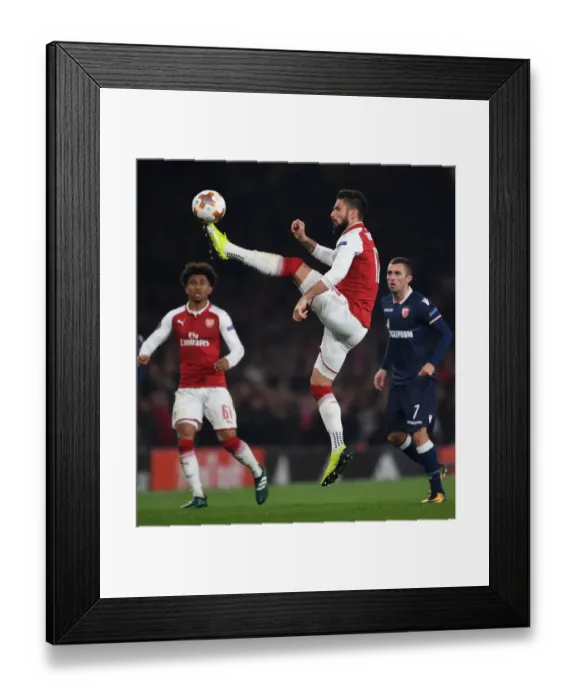 Framed Print : Olivier Giroud in Action for Arsenal against Red Star Belgrade, UEFA Europa League 2017-18