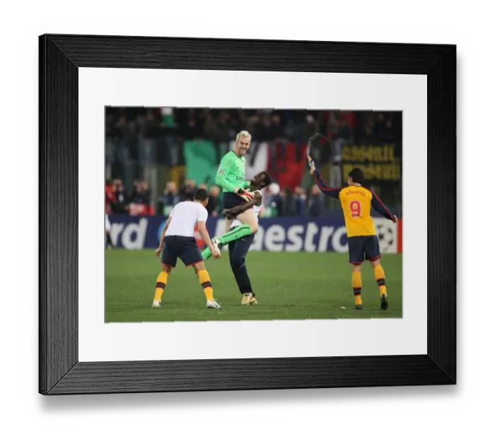 Framed Print : Manuel Almunia