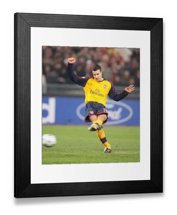 Framed Print : Van Persie's Dramatic Penalty: Arsenal Advance Past Roma in UCL