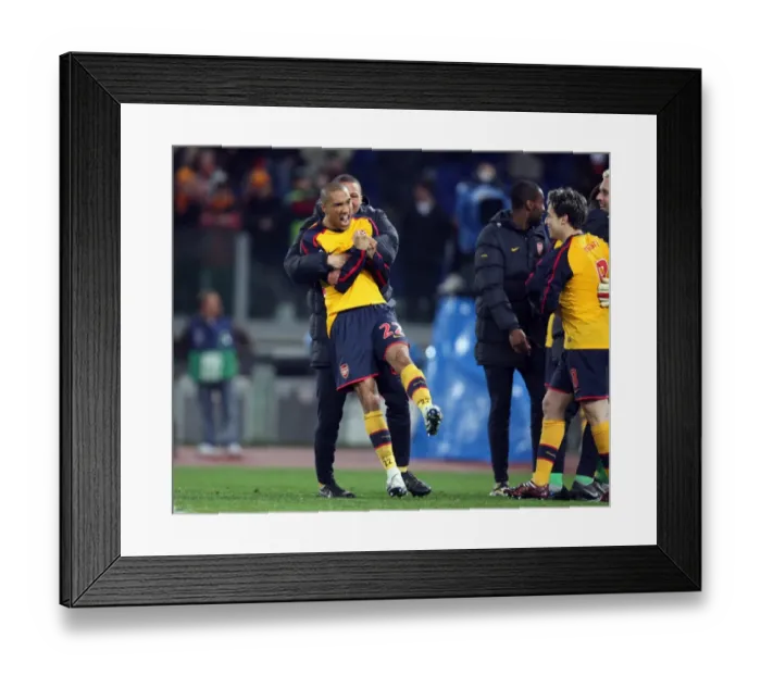 Framed Print : Arsenal's Unforgettable Penalty Shootout Victory: Clichy and Gibbs Celebrate