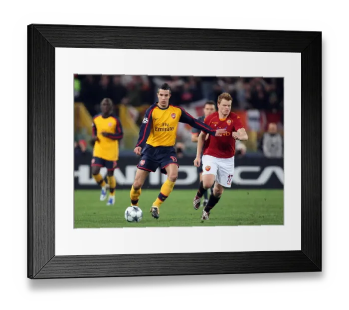 Framed Print : Van Persie and Riise in a Thrilling UEFA Champions League Showdown: Arsenal vs. AS Roma