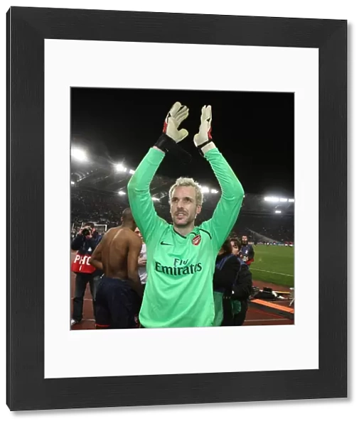 Manuel Almunia waves to the Arsenal fans after the match