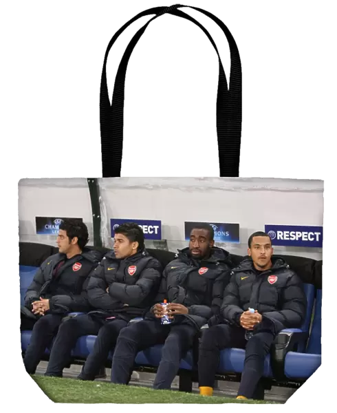 Arsenal substitutes : Carlos Vela