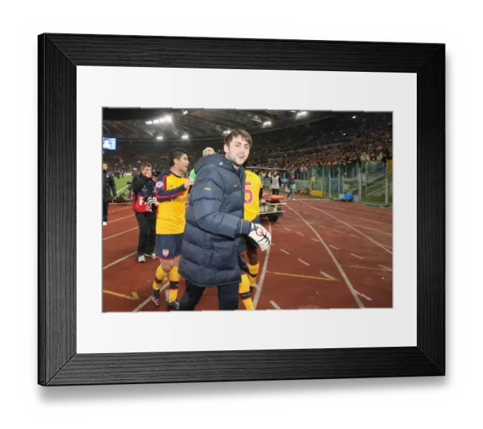 Framed Print : Lucasz Fabianski (Arsenal) celebrates after the match Framed Print : Lucasz Fabianski (Arsenal) celebrates after the match