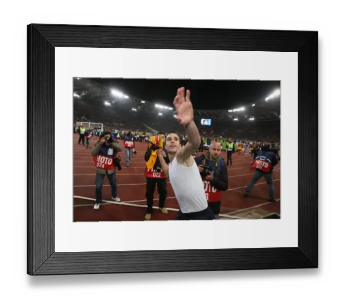Framed Print : Van Persie's Euphoria: Arsenal Survives AS Roma in Dramatic UCL Penalty Shootout