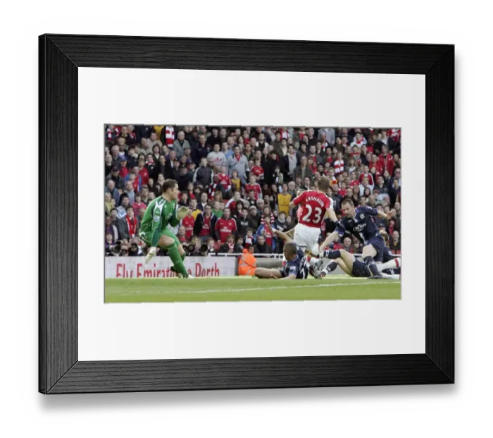 Framed Print : Andrey Arshavin scores his and Arsenals 1st goal past Paul Robinson