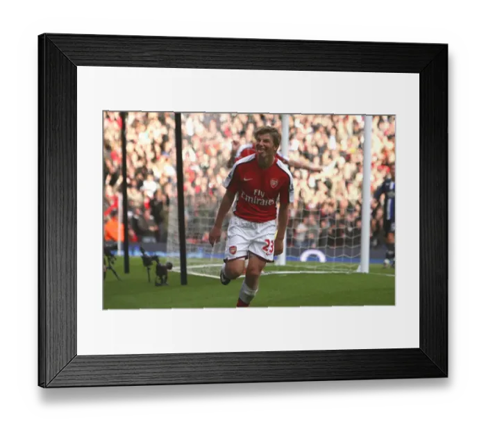 Framed Print : Arshavin's Brilliant Brace: Arsenal's 4-0 Thrashing of Blackburn Rovers