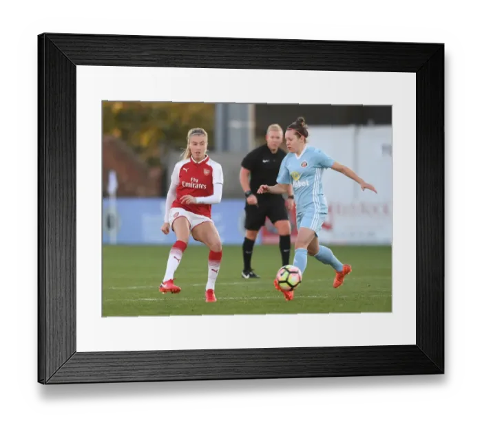 Framed Print : Leah Williamson in Action: Arsenal Women vs Sunderland (2017-18)