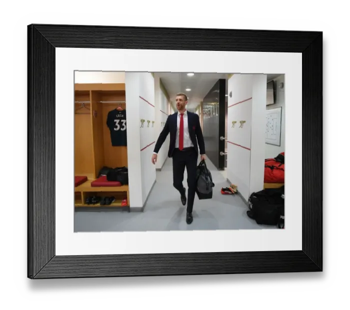 Framed Print : Per Mertesacker in Arsenal Changing Room Before Arsenal vs. Tottenham Hotspur (2017-18) Framed Print : Per Mertesacker in Arsenal Changing Room Before Arsenal vs. Tottenham Hotspur (2017-18)