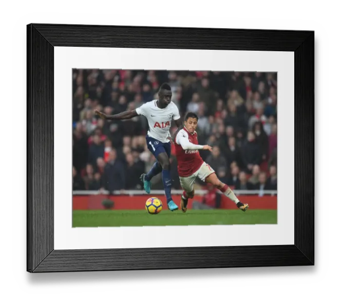 Framed Print : Clash of the Sanchezes: A Battle for London - Arsenal's Alexis vs. Tottenham's Davinson, Premier League 2017-18