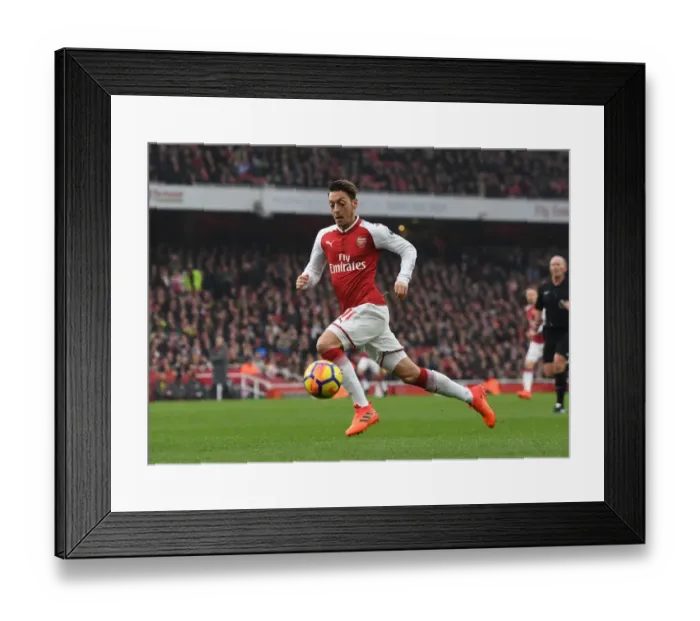Framed Print : Clash of Rivals: Mesut Ozil in the Heart of the Arsenal-Tottenham Battle (2017-18) Framed Print : Clash of Rivals: Mesut Ozil in the Heart of the Arsenal-Tottenham Battle (2017-18)