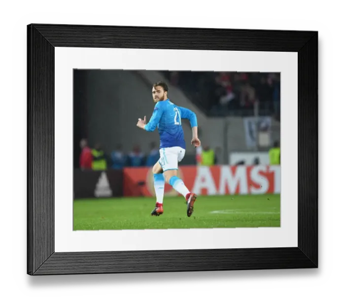 Framed Print : Calum Chambers in Action: Arsenal vs. 1. FC Koln, UEFA Europa League (2017) Framed Print : Calum Chambers in Action: Arsenal vs. 1. FC Koln, UEFA Europa League (2017)