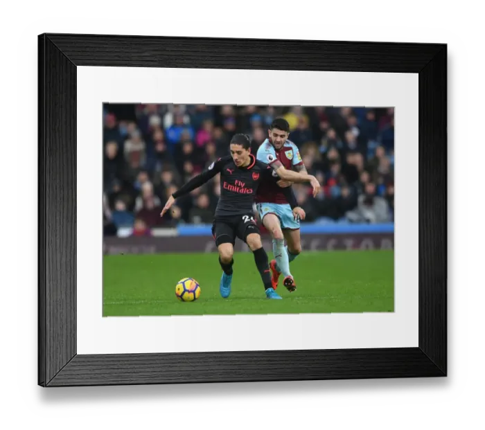 Framed Print : Bellerin vs Brady: Intense Battle at Turf Moor - Burnley vs Arsenal, Premier League 2017-18 Framed Print : Bellerin vs Brady: Intense Battle at Turf Moor - Burnley vs Arsenal, Premier League 2017-18