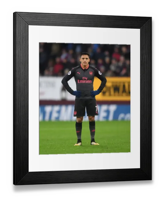 Framed Print : Alexis Sanchez in Action: Burnley vs Arsenal, Premier League 2017-18 Framed Print : Alexis Sanchez in Action: Burnley vs Arsenal, Premier League 2017-18
