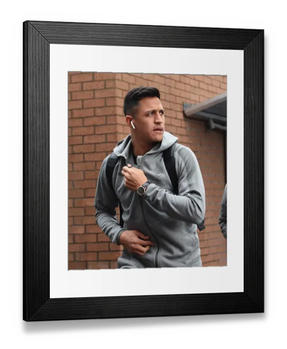 Framed Print : Alexis Sanchez: Arsenal's Star Forward in Action Against Burnley, Premier League 2017-18 Framed Print : Alexis Sanchez: Arsenal's Star Forward in Action Against Burnley, Premier League 2017-18