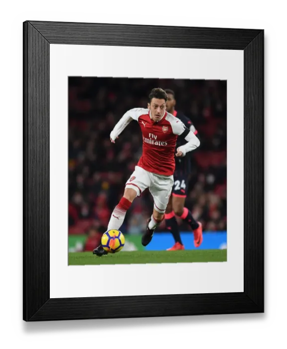 Framed Print : Mesut Ozil in Action: Arsenal vs Huddersfield Town, Premier League 2017-18 Framed Print : Mesut Ozil in Action: Arsenal vs Huddersfield Town, Premier League 2017-18
