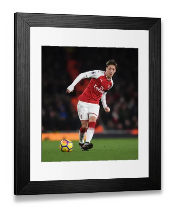 Framed Print : Mesut Ozil in Action: Arsenal vs Huddersfield Town, Premier League 2017-18
