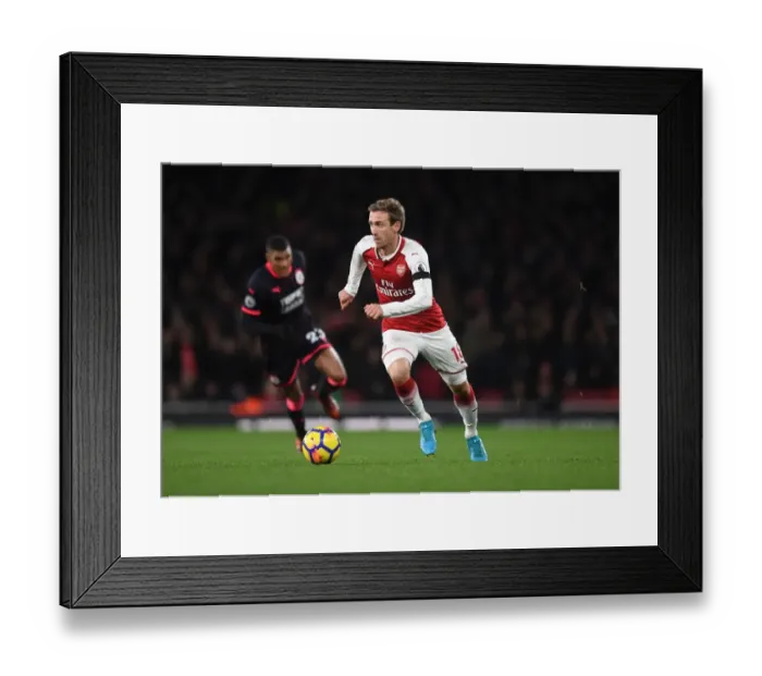 Framed Print : Nacho Monreal in Action: Arsenal vs Huddersfield Town, Premier League 2017-18 Framed Print : Nacho Monreal in Action: Arsenal vs Huddersfield Town, Premier League 2017-18