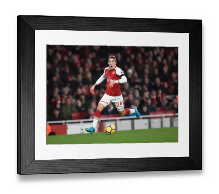 Framed Print : Hector Bellerin in Action: Arsenal vs Huddersfield Town, Premier League 2017-18